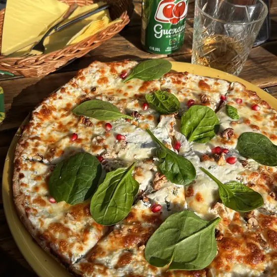 Pizza ze szpinakiem